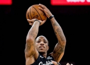 开云官网-火箭碾压马刺，孙铭徽点燃赛场