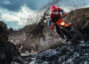 开云足球直播-本泽马一剑封喉，德国式战术体系如何彻底压制雷恩？