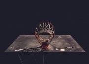 开云体育APP下载-德甲争冠战之夜，法比尼奥的无解方程式，当战术铁闸遇上风暴洪流