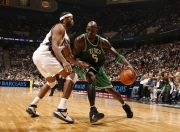 开云体育app-赛道与球场，当F1争冠焦点遇上骑士鹈鹕鏖战