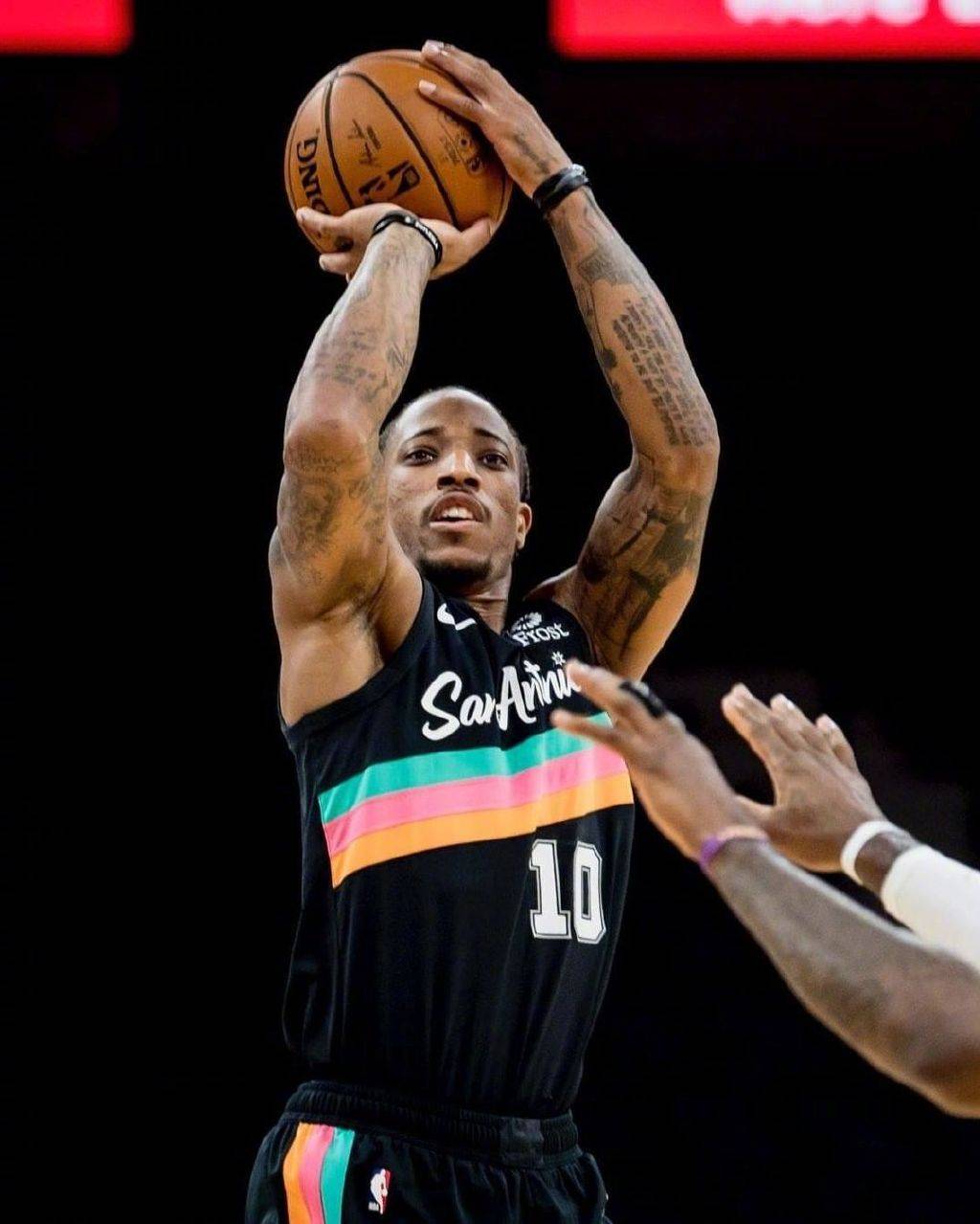 火箭碾压马刺,孙铭徽点燃赛场 火箭碾压马刺,孙铭徽点燃赛场