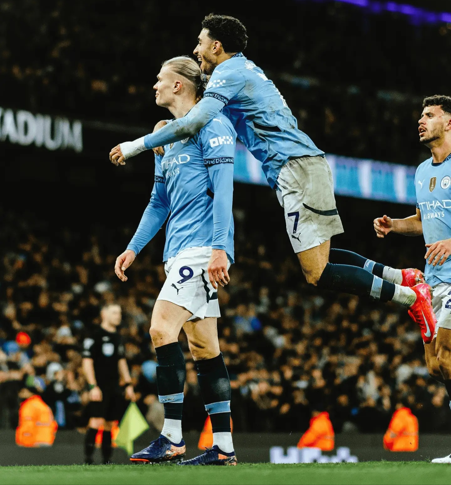 曼城获得主场胜利,继续领跑英超 曼城获得主场胜利,继续领跑英超