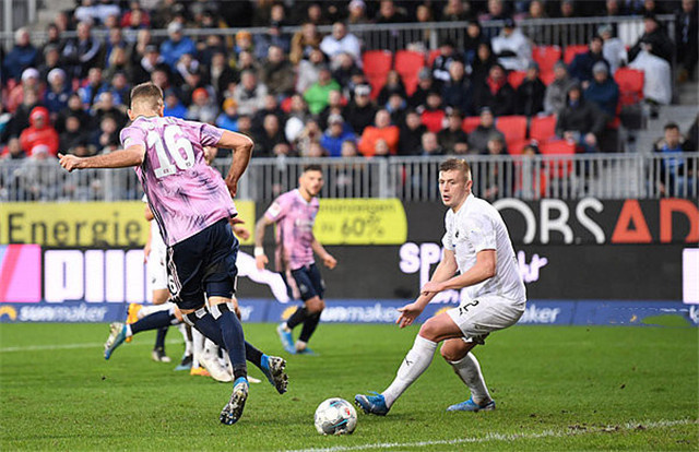 汉堡客场大胜,登顶积分榜迈出一步的简单介绍 汉堡客场大胜,登顶积分榜迈出一步的简单介绍