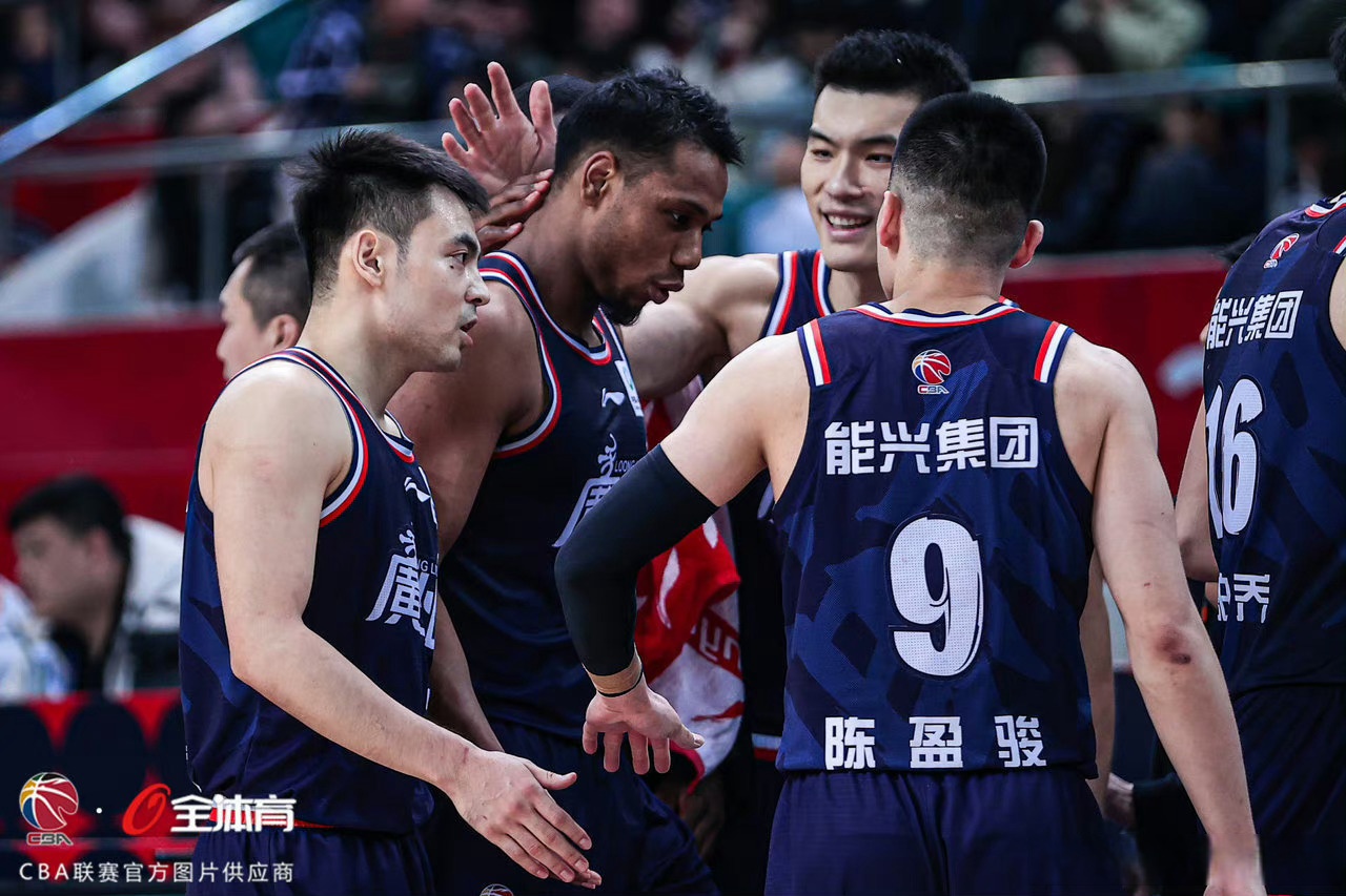 包含广州男篮对抗福建队，胜负将尽在其中的词条