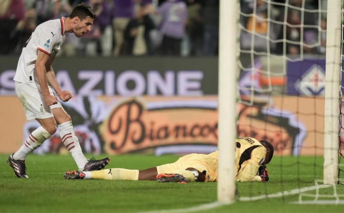 那不勒斯球迷疯狂入场意甲榜首追赶的简单介绍 那不勒斯球迷疯狂入场意甲榜首追赶的简单介绍