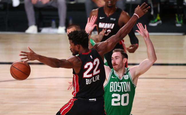 青岛队横扫凯尔特人，易建联刷新纪录