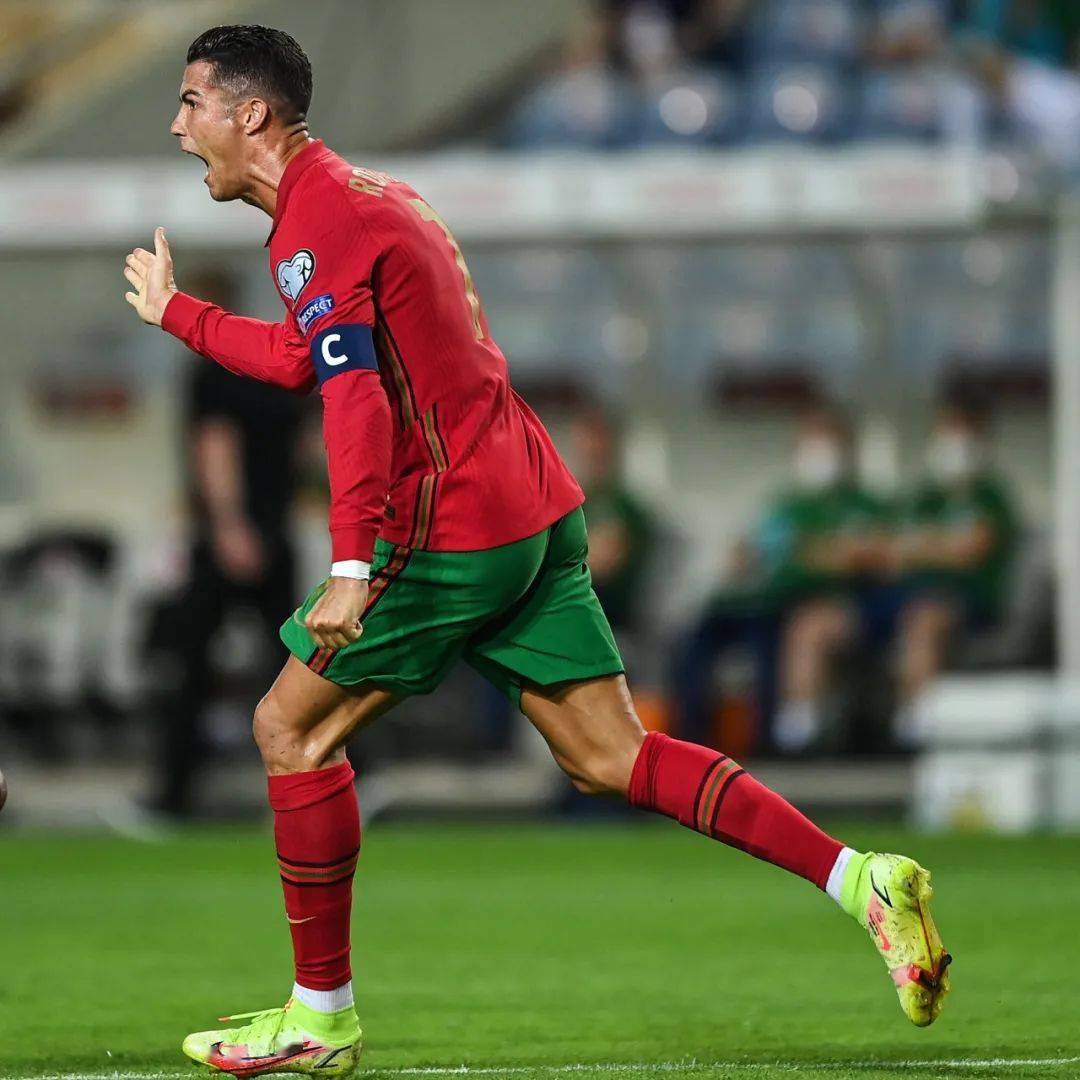 曼联绝地反击皇马，加维打破历史纪录