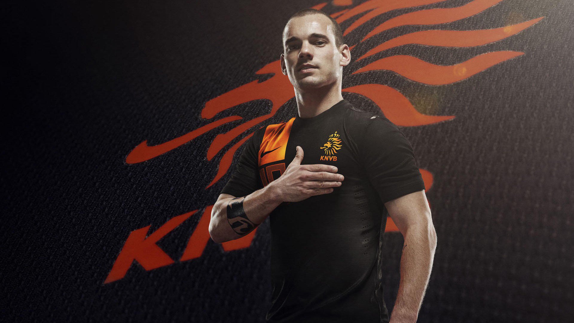 舞台越大越强,拜仁巅峰对决,加拿大新星拉亚的决胜时刻