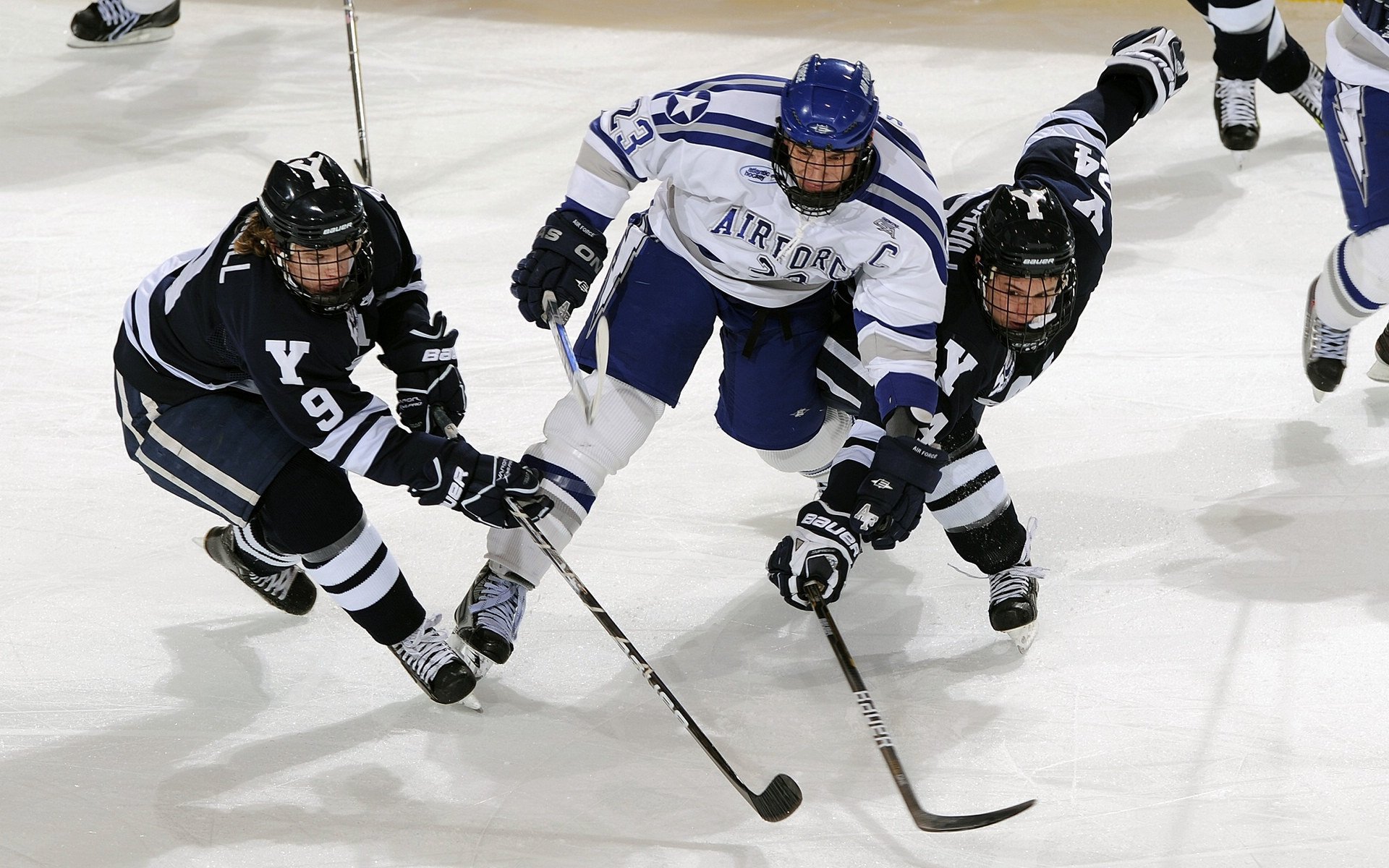 格列兹曼爆发点燃巴西生死战，阿森纳式坚韧助桑巴军团逆袭